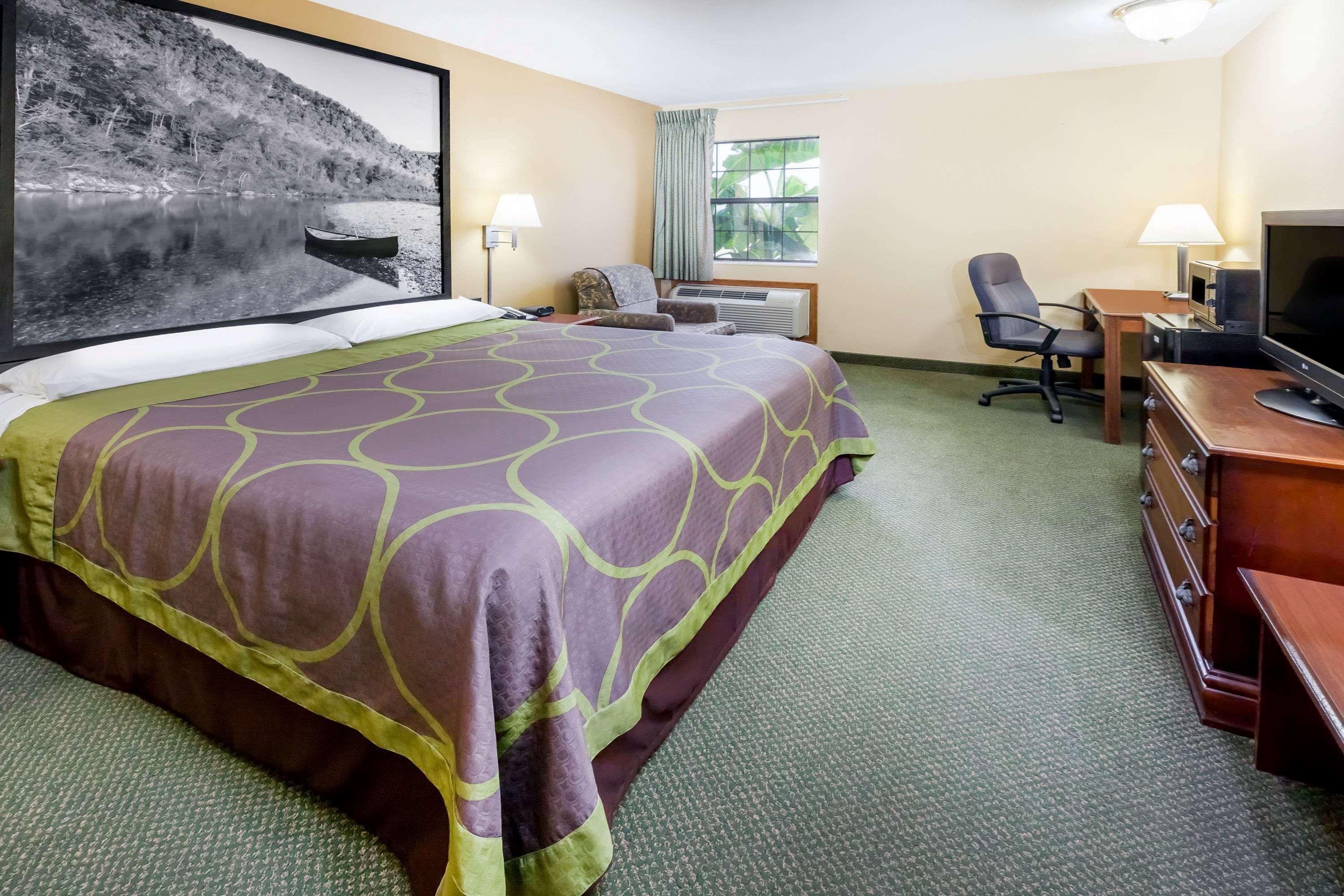 ซูเปอร์ 8 บาย วินด์แฮม ไพน์บลัฟฟ์ Hotel ภายนอก รูปภาพ
