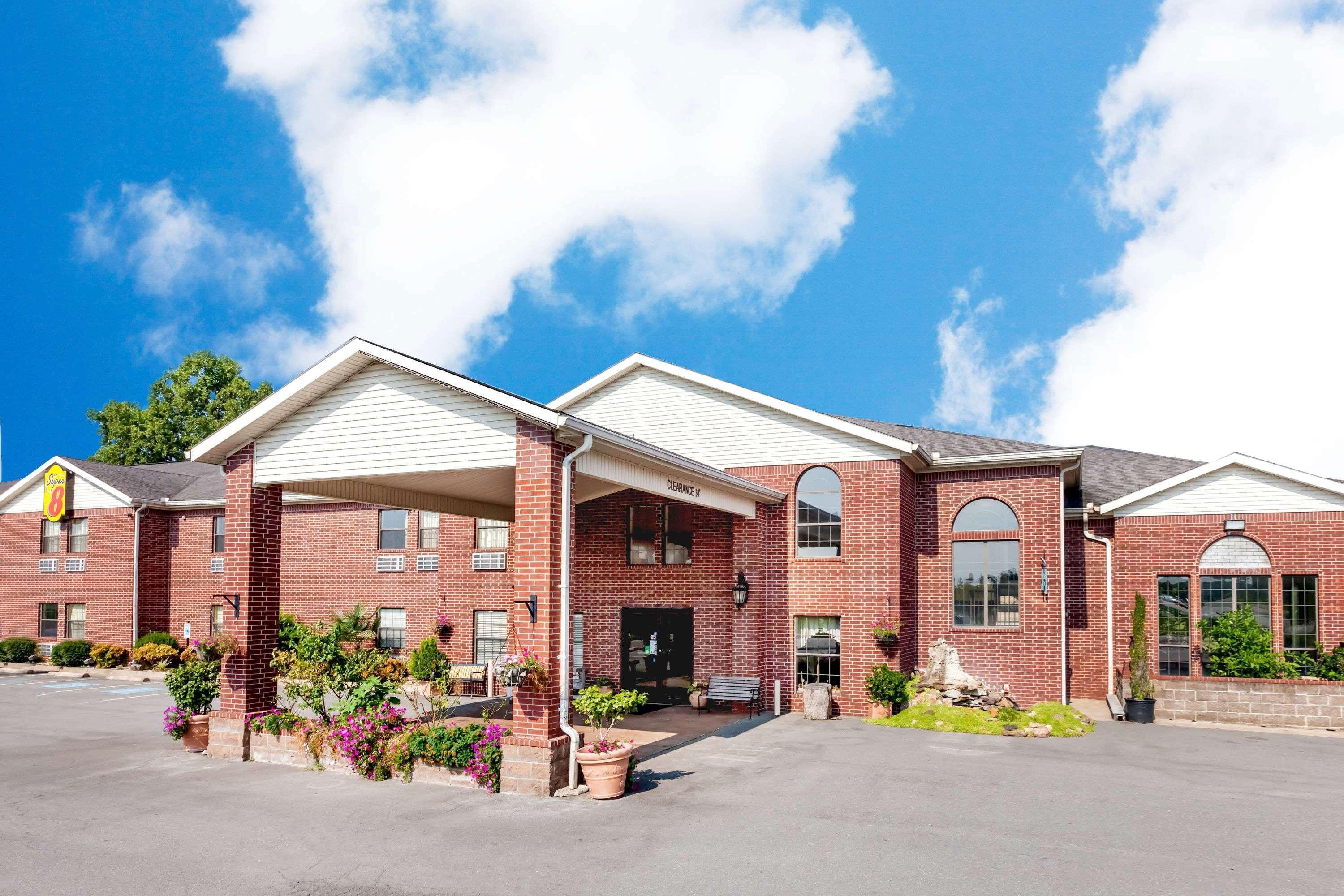 ซูเปอร์ 8 บาย วินด์แฮม ไพน์บลัฟฟ์ Hotel ภายนอก รูปภาพ