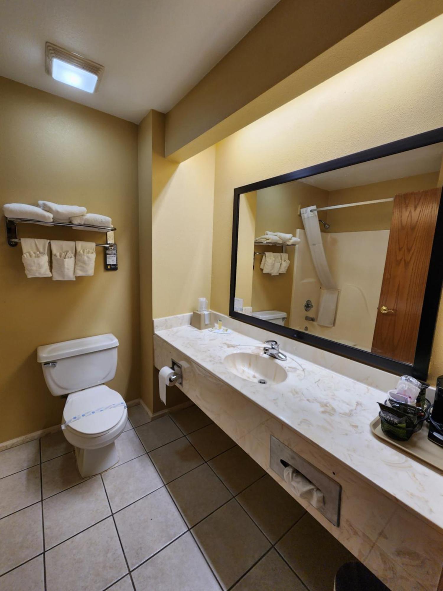 ซูเปอร์ 8 บาย วินด์แฮม ไพน์บลัฟฟ์ Hotel ภายนอก รูปภาพ