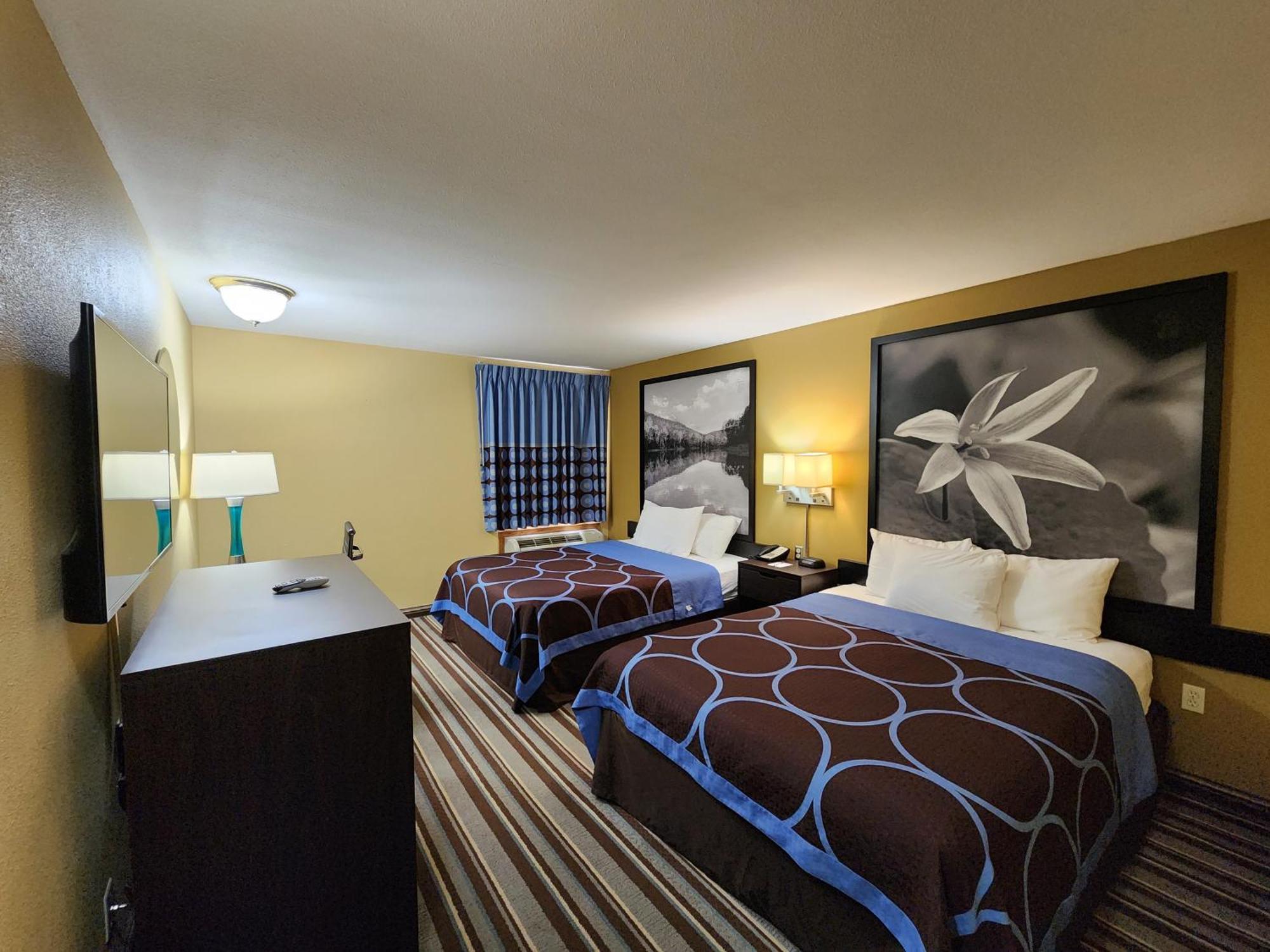 ซูเปอร์ 8 บาย วินด์แฮม ไพน์บลัฟฟ์ Hotel ภายนอก รูปภาพ