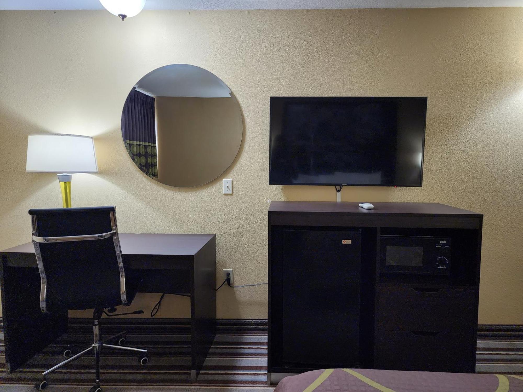 ซูเปอร์ 8 บาย วินด์แฮม ไพน์บลัฟฟ์ Hotel ภายนอก รูปภาพ