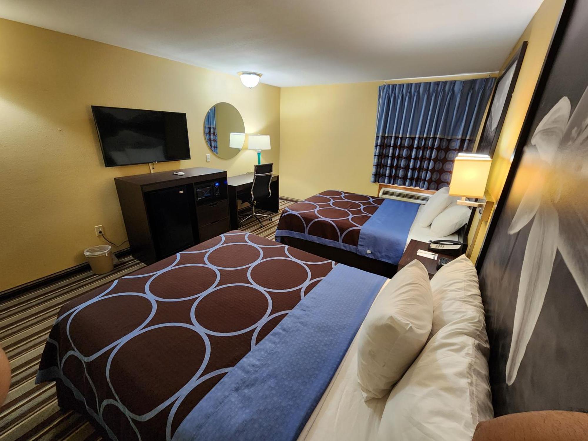 ซูเปอร์ 8 บาย วินด์แฮม ไพน์บลัฟฟ์ Hotel ภายนอก รูปภาพ